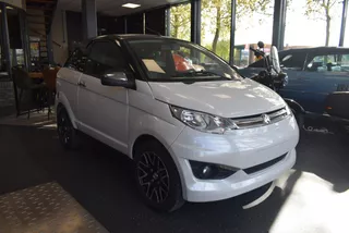 Aixam Coup&eacute; S Km 5.010 !!