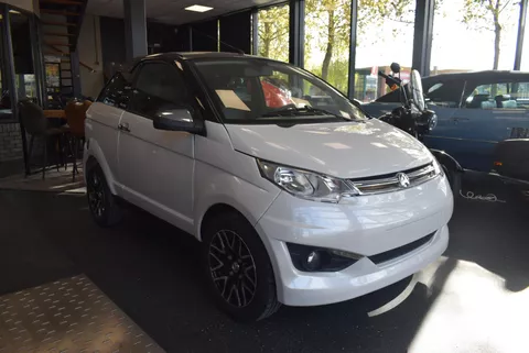 Aixam Coup&eacute; S Km 5.010 !!