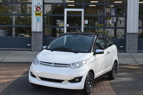 Aixam Coup&eacute; S Km 5.010 !!